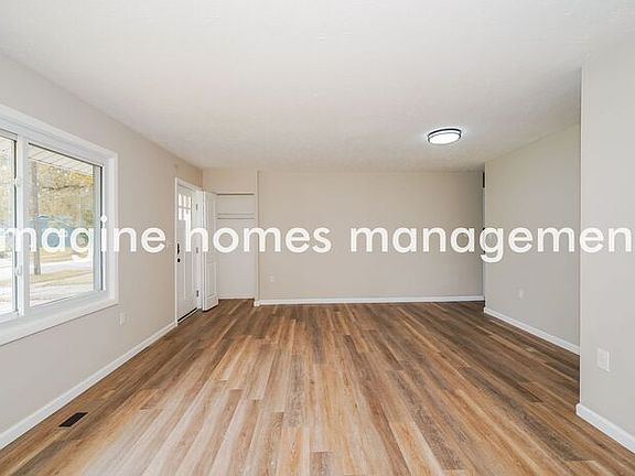 3rd image of 414 Anne Dr