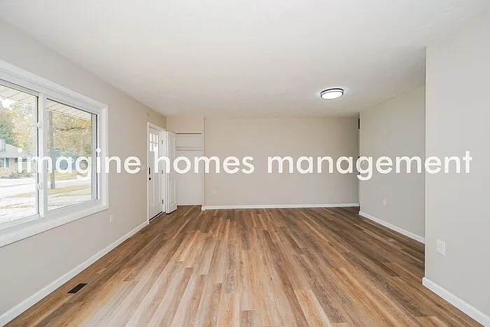 414 Anne Dr — Photo 3