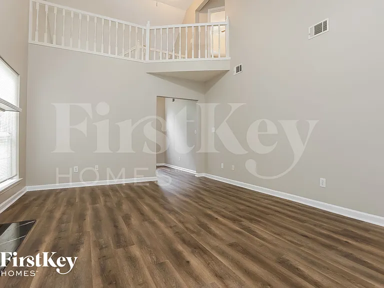 650 Durham Ridge Dr — Photo 2