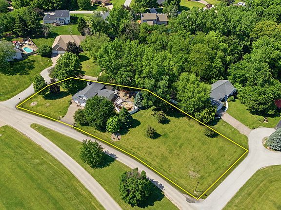 2nd image of 2212 Parkway Dr