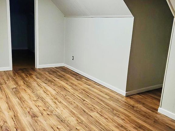 4th image of 805 Jefferson Cir