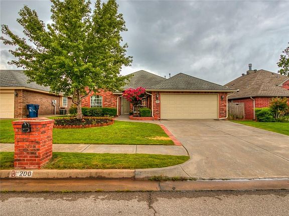3rd image of 200 Springcreek Dr