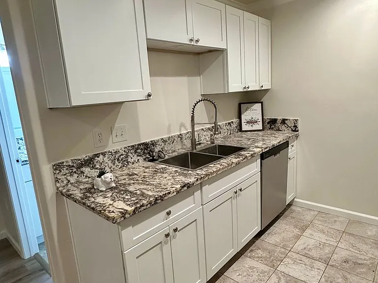 3205 Midway Dr — Photo 2