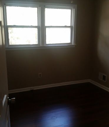 4th image of 932 Old Oak Dr
