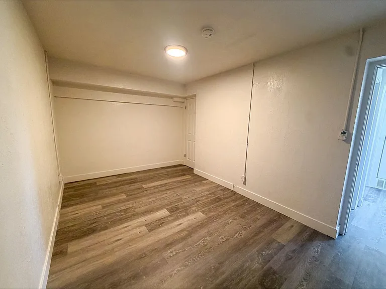 2560 Adams Ave — Photo 9