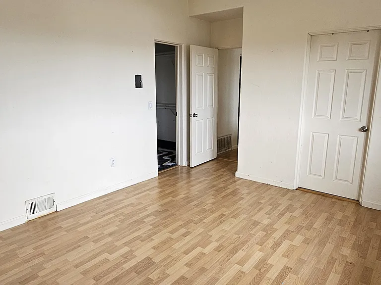 5629 Desert View Dr — Photo 5
