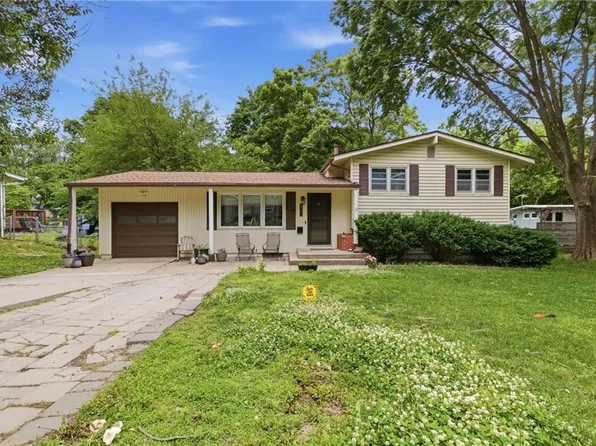 6303 N Park Ave, Kansas City, MO 64118