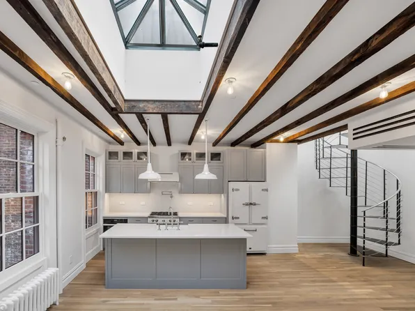 422 Hudson Street image 2 of 13