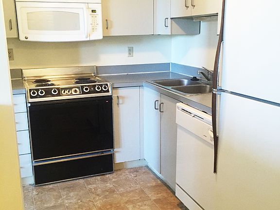 2nd image of 5316-5320 Pershing Ave #208
