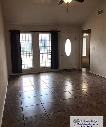 2nd image of 1901 Vista Verde Cir W