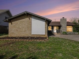 1001 Queensboro Pl, Yukon, OK 73099