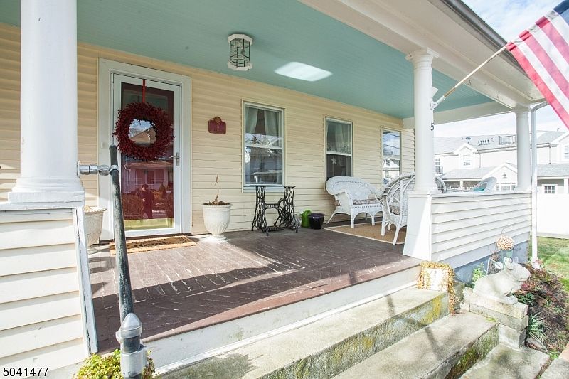 1st image of 5 Highland Ave