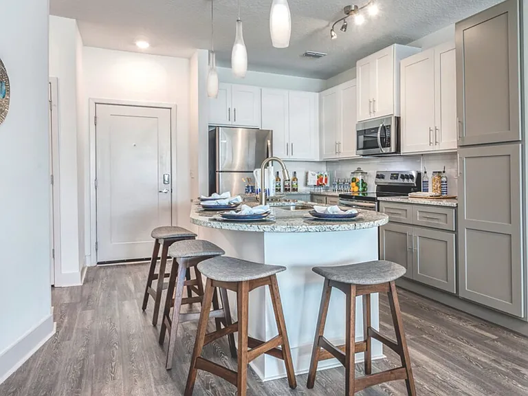 Venice Isles Luxury Apartments — Photo 23