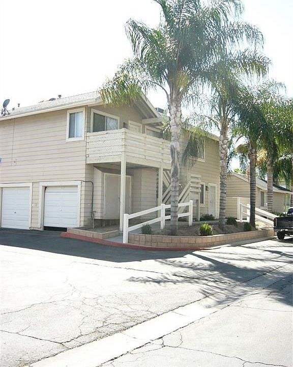 1st image of 649 Walnut Dr