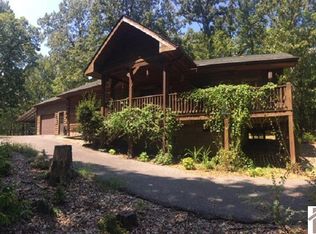 556 Estates Dr, Gilbertsville, KY 42044