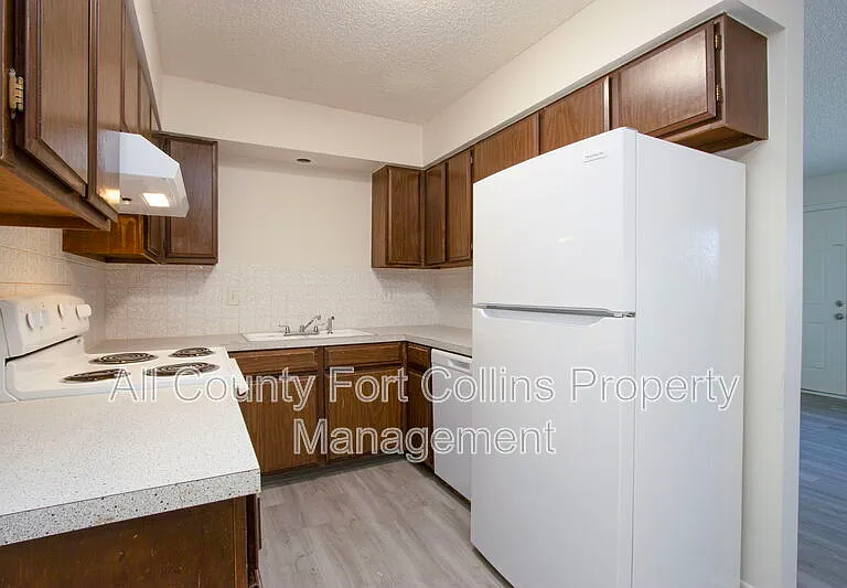 1718 Larch St #2 — Photo 7