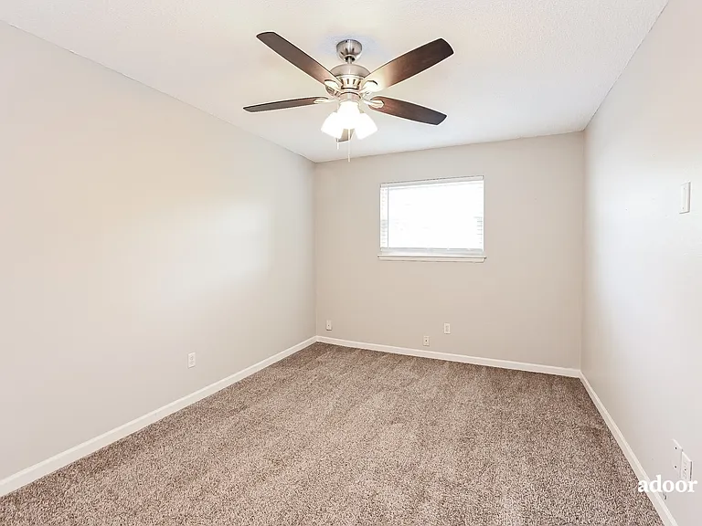 2809 Stonehedge Dr — Photo 8