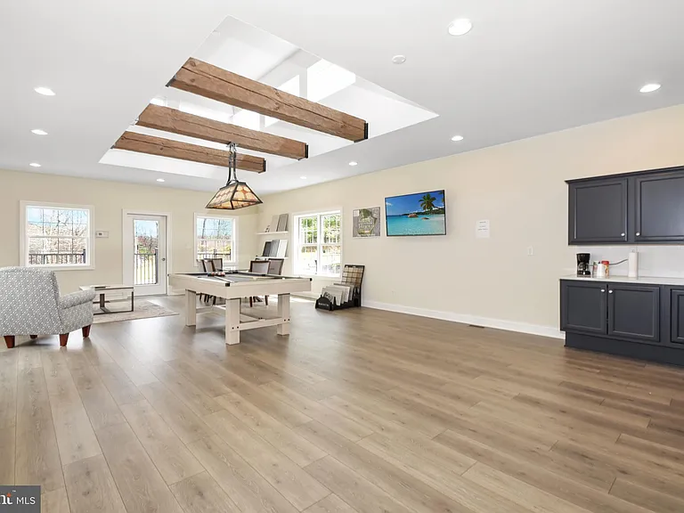 121 High Pointe Dr #38 — Photo 25