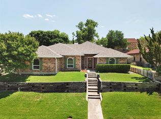 1640 Crooked Creek Dr, Carrollton, TX 75007