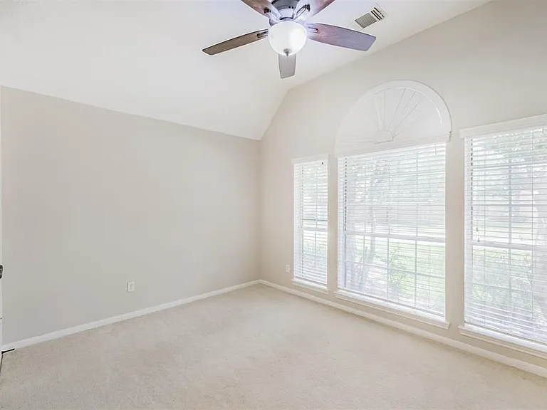 17218 Hamilwood Dr — Photo 5