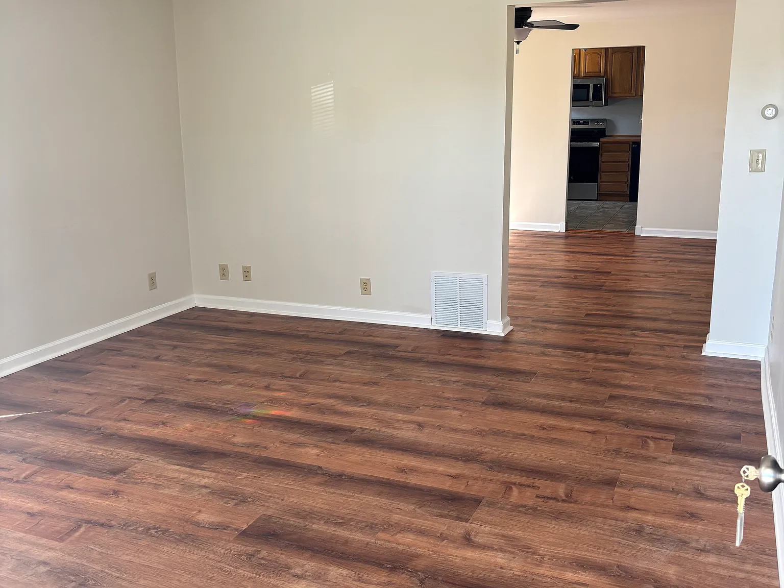 2 bed, 1008 sqft, $1,375 — Photo 2