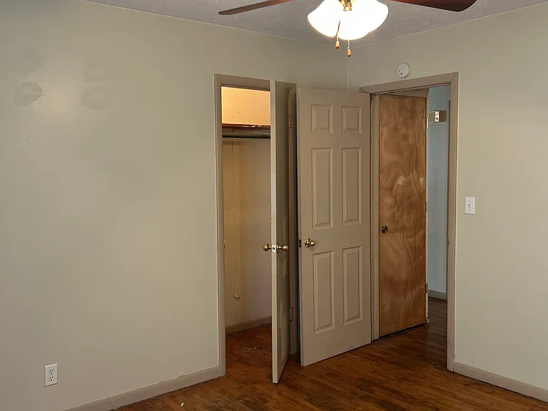 1227 N Kansas Expy #A — Photo 7