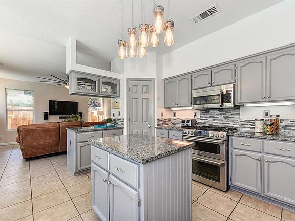 5th image of 26 Tucumcari Ct