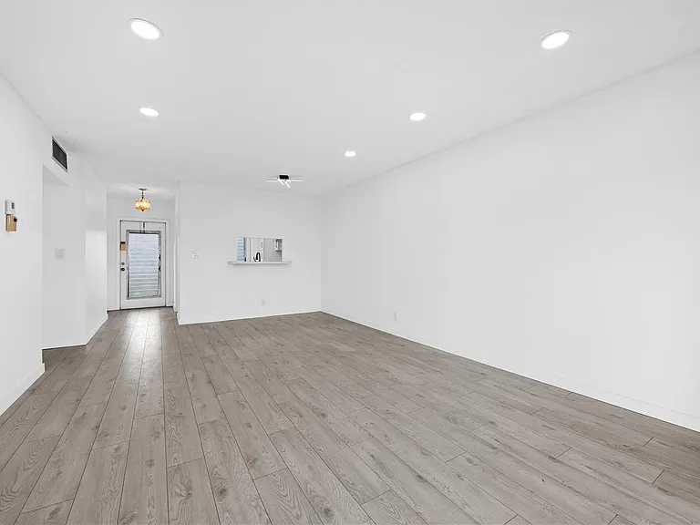 5031 W Oakland Park Blvd #309 — Photo 13