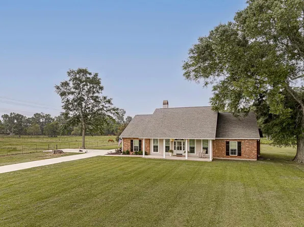3747 Quarter Horse Ln, Addis, LA 70710