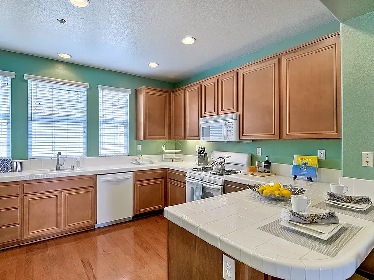 16916 Hutchins Lndg #68 — Photo 3