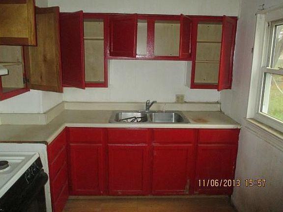 4th image of 2230 N Lexington Ave