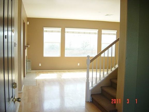 13215_Early_Crimson_032