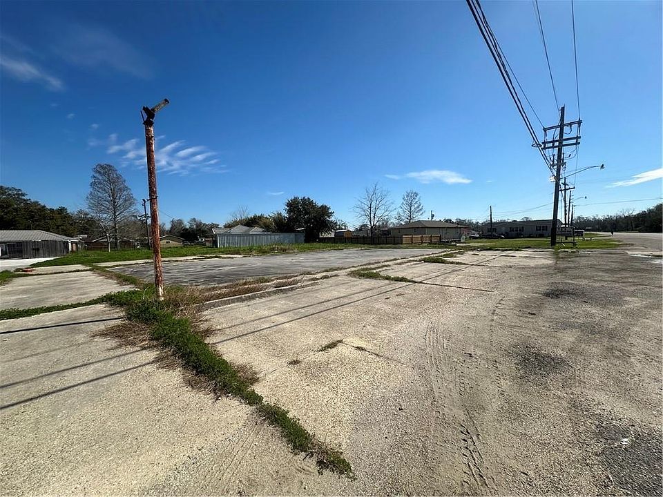 2nd image of 7811 E Saint Bernard Hwy