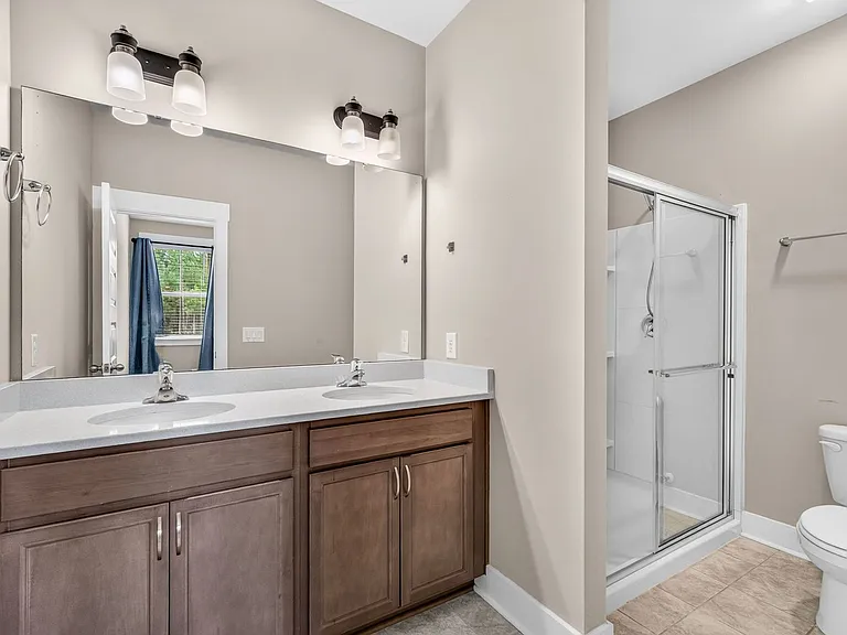 7795 Park Gate Dr — Photo 18