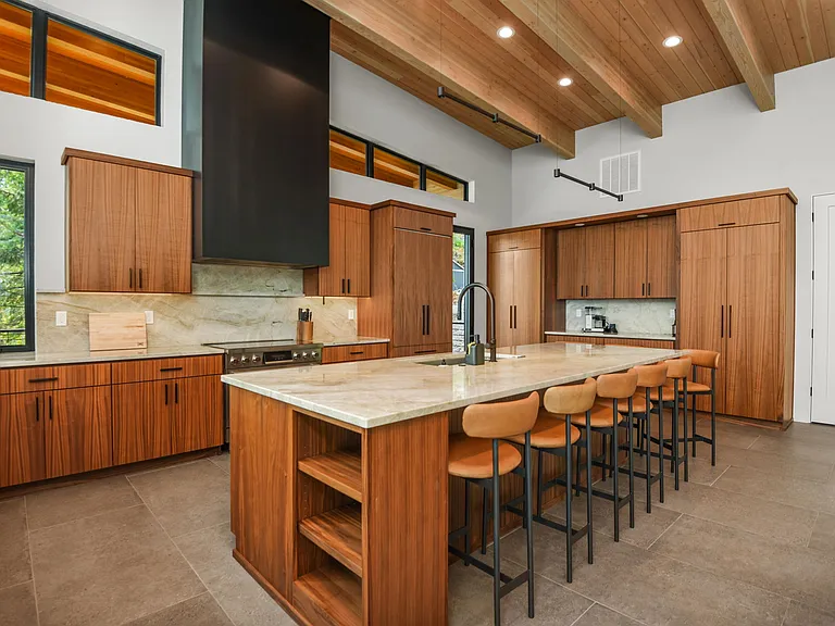 203 W Shoreline Ln — Photo 9