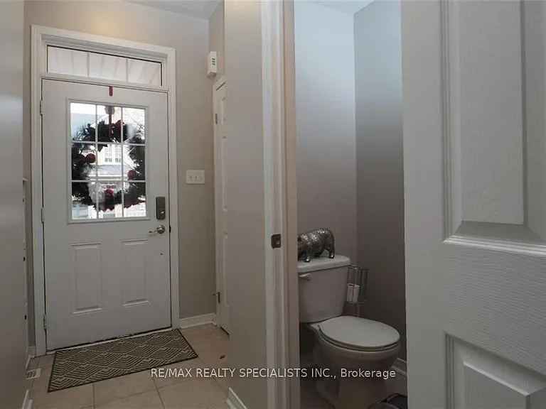 110 Highland Rd W #127 — Photo 2