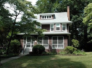 19 Beach Pl, Maplewood, NJ 07040
