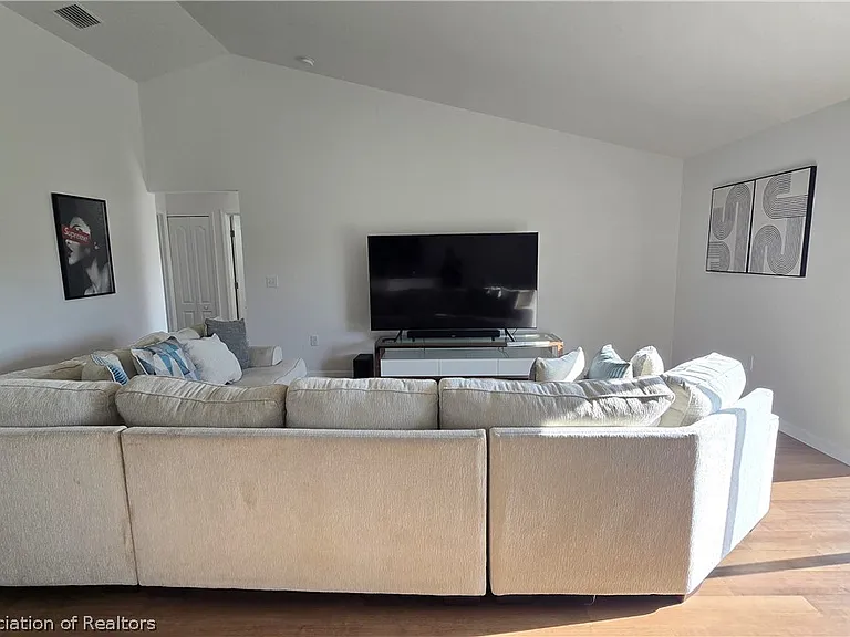 4720 San Lorenzo Dr — Photo 10