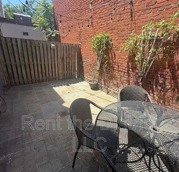 775 Kenyon St NW — Photo 9