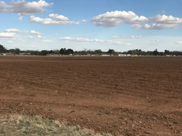 1102 W Fm 300, Levelland, TX 79336