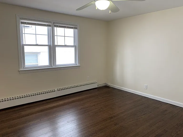24 Hall Ave — Photo 17
