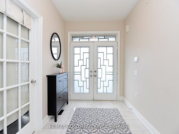 4th image of 42 Brookwater Cres