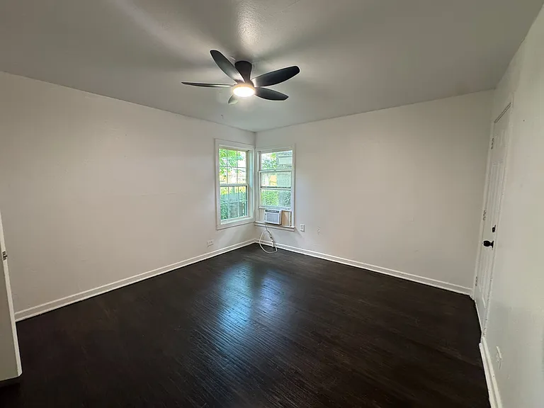 402 N Jefferson St — Photo 10