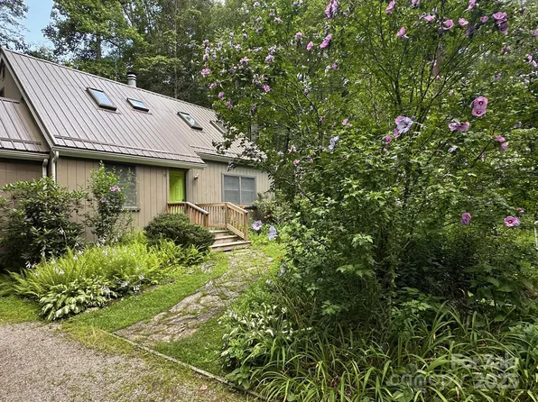 19 Reuben Branch Rd, Maggie Valley, NC 28751