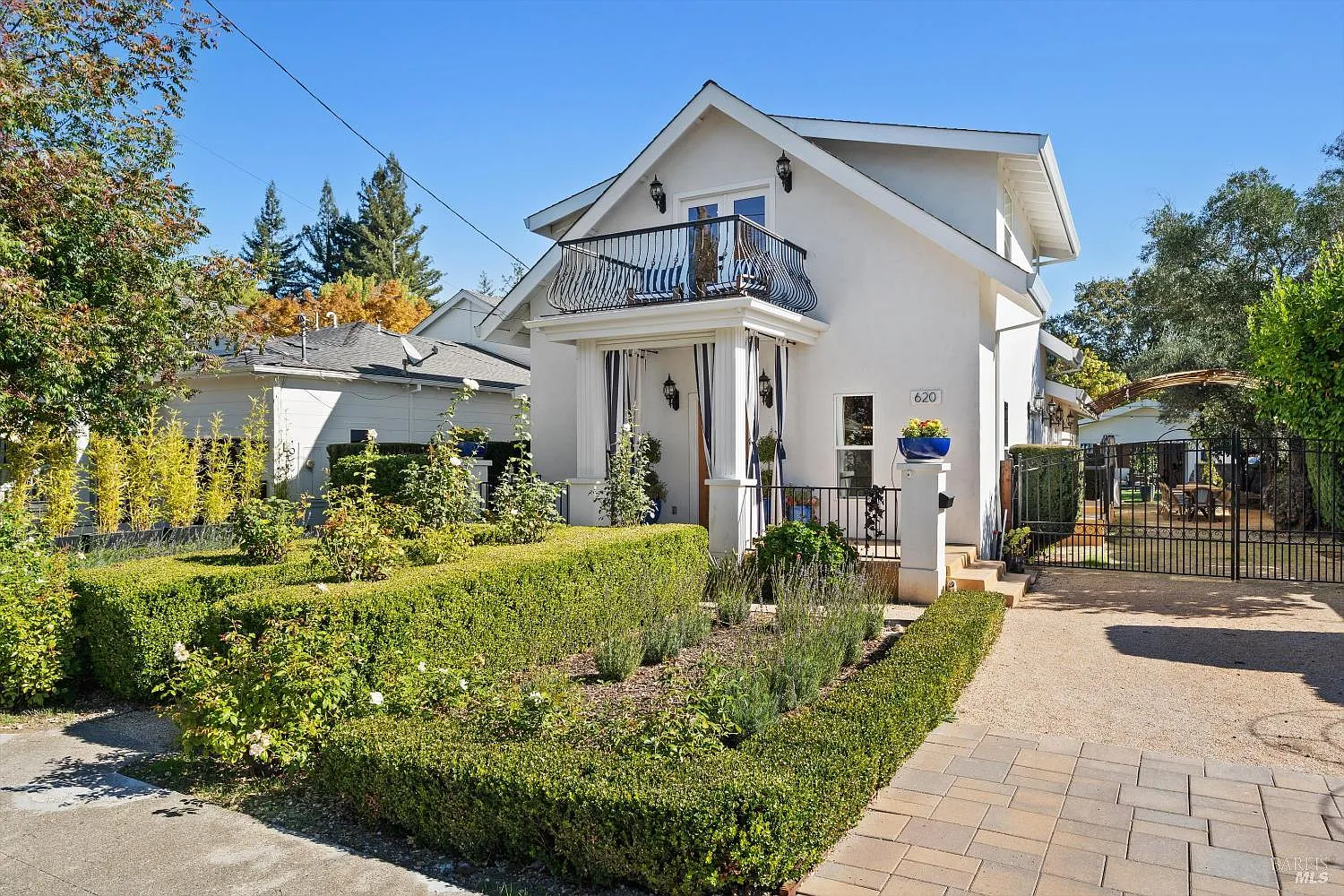 620 Brown Street - 4bd/5ba, 2,800 sqft - in Healdsburg, CA