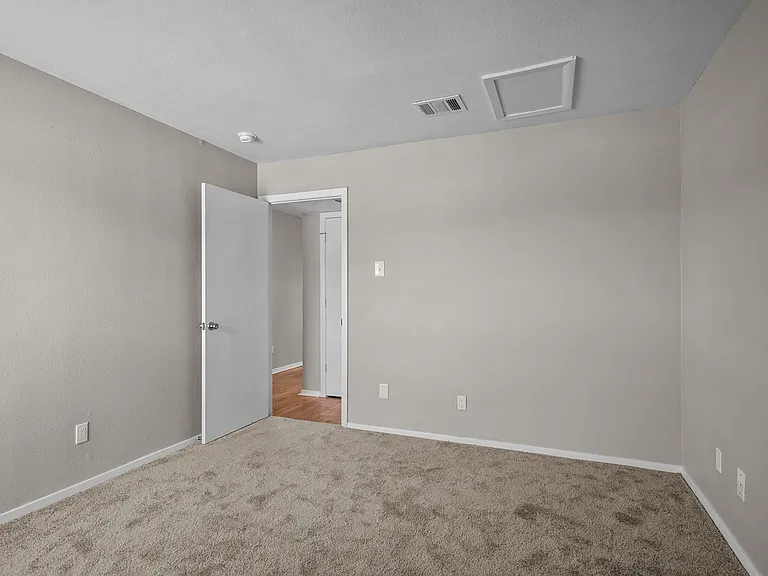 Kennington Apartments — Photo 12