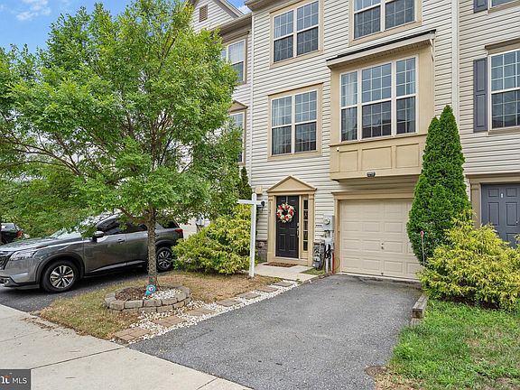 2nd image of 1121 Carinoso Cir