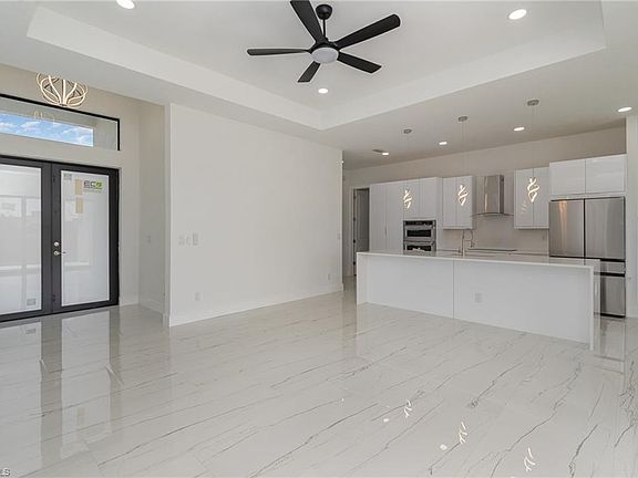4th image of 512 NW 6th ST
