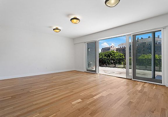 5th image of 2727 Henry Hudson Pkwy APT 705