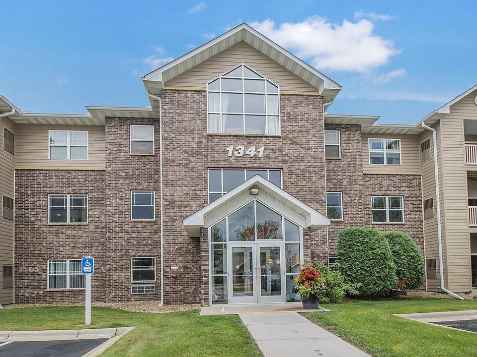 1st image of 1341 Lake Dr W Unit B-113
